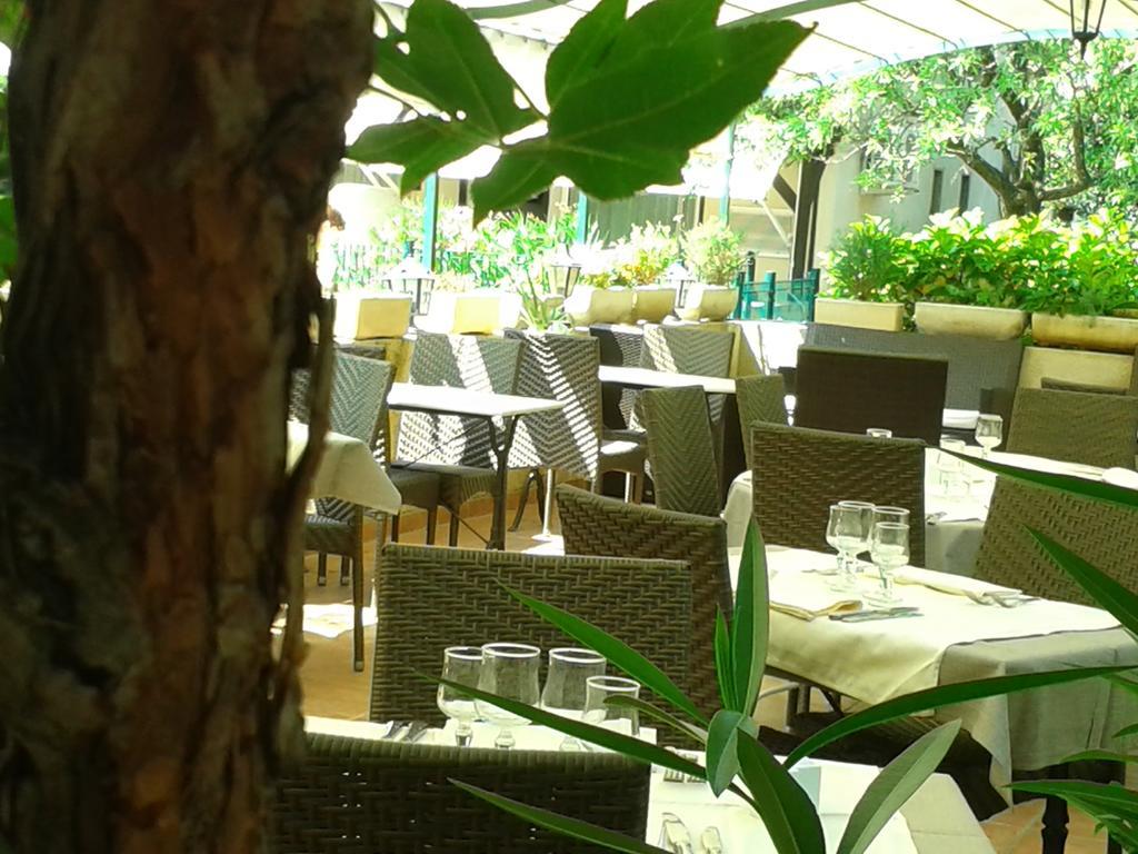 Logis Hotel - Restaurant Residence Les Cedres Villeneuve-les-Avignon Luaran gambar
