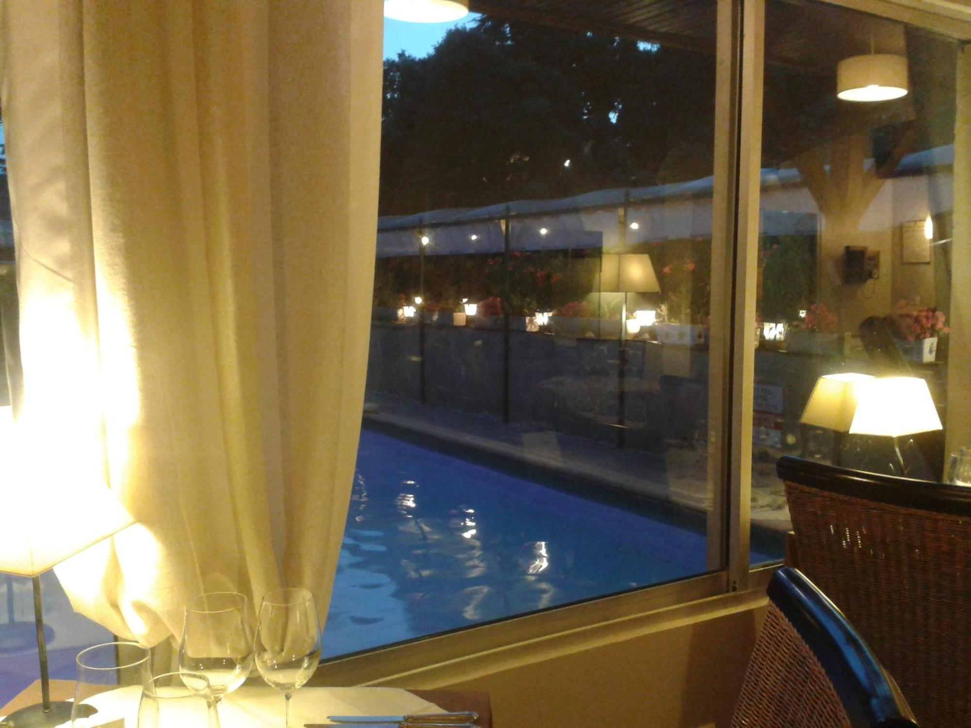 Logis Hotel - Restaurant Residence Les Cedres Villeneuve-les-Avignon Luaran gambar