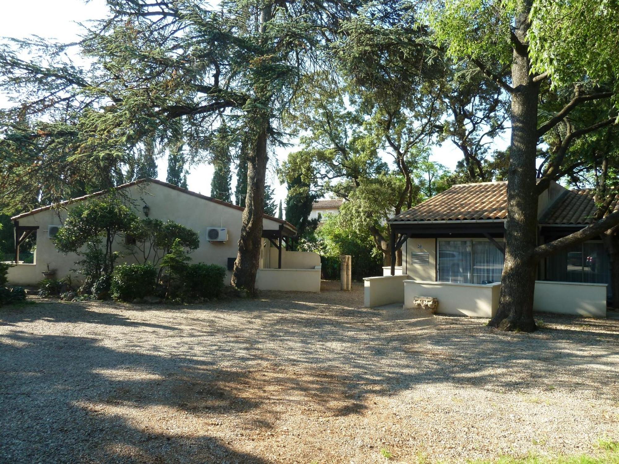 Logis Hotel - Restaurant Residence Les Cedres Villeneuve-les-Avignon Luaran gambar