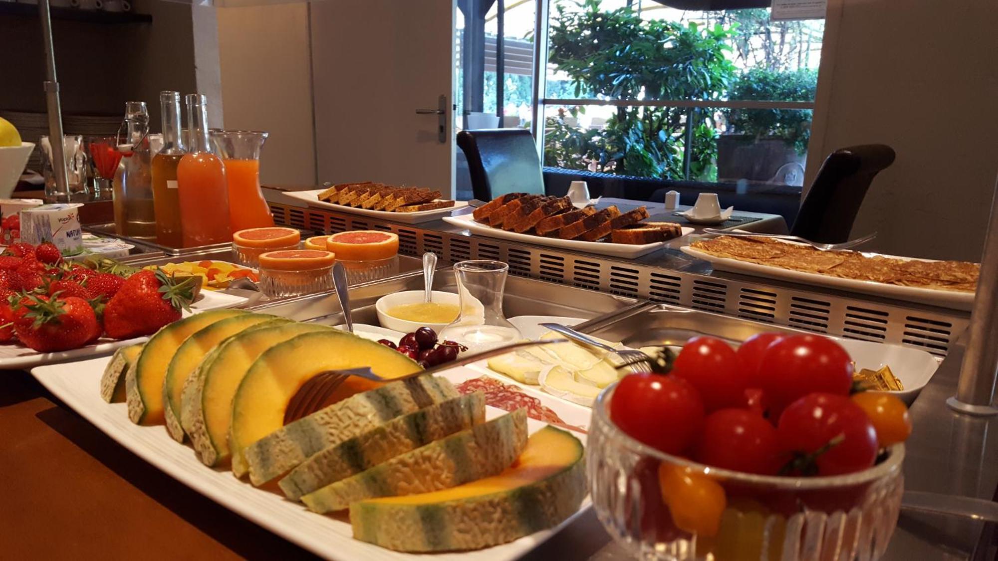 Logis Hotel - Restaurant Residence Les Cedres Villeneuve-les-Avignon Luaran gambar