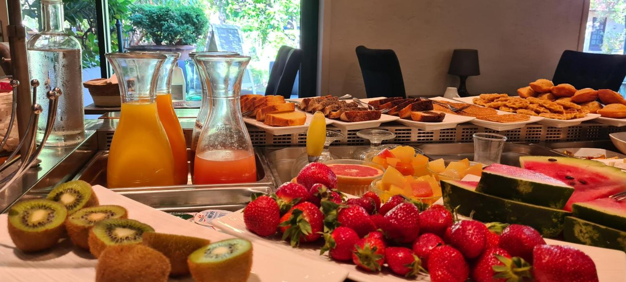 Logis Hotel - Restaurant Residence Les Cedres Villeneuve-les-Avignon Luaran gambar