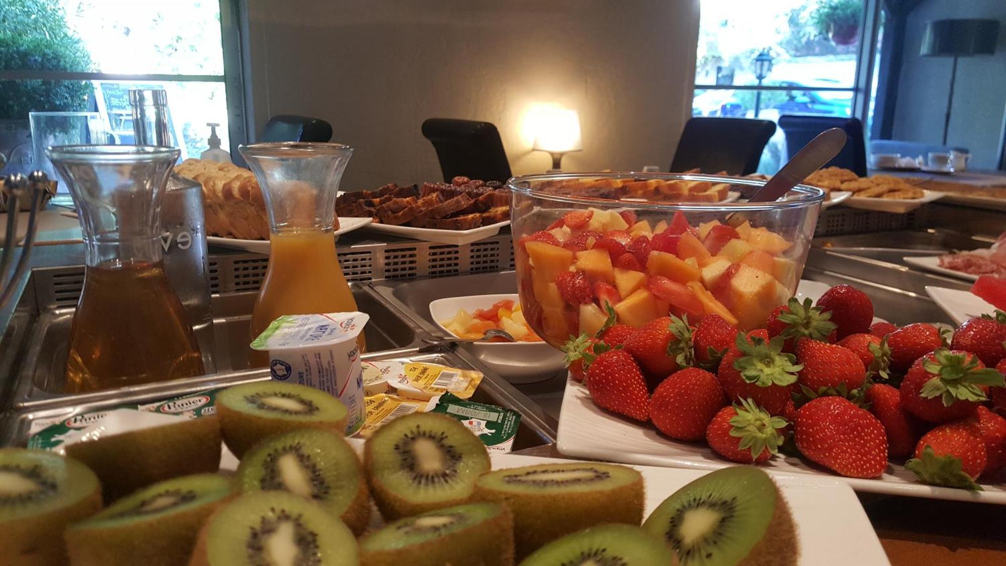 Logis Hotel - Restaurant Residence Les Cedres Villeneuve-les-Avignon Luaran gambar