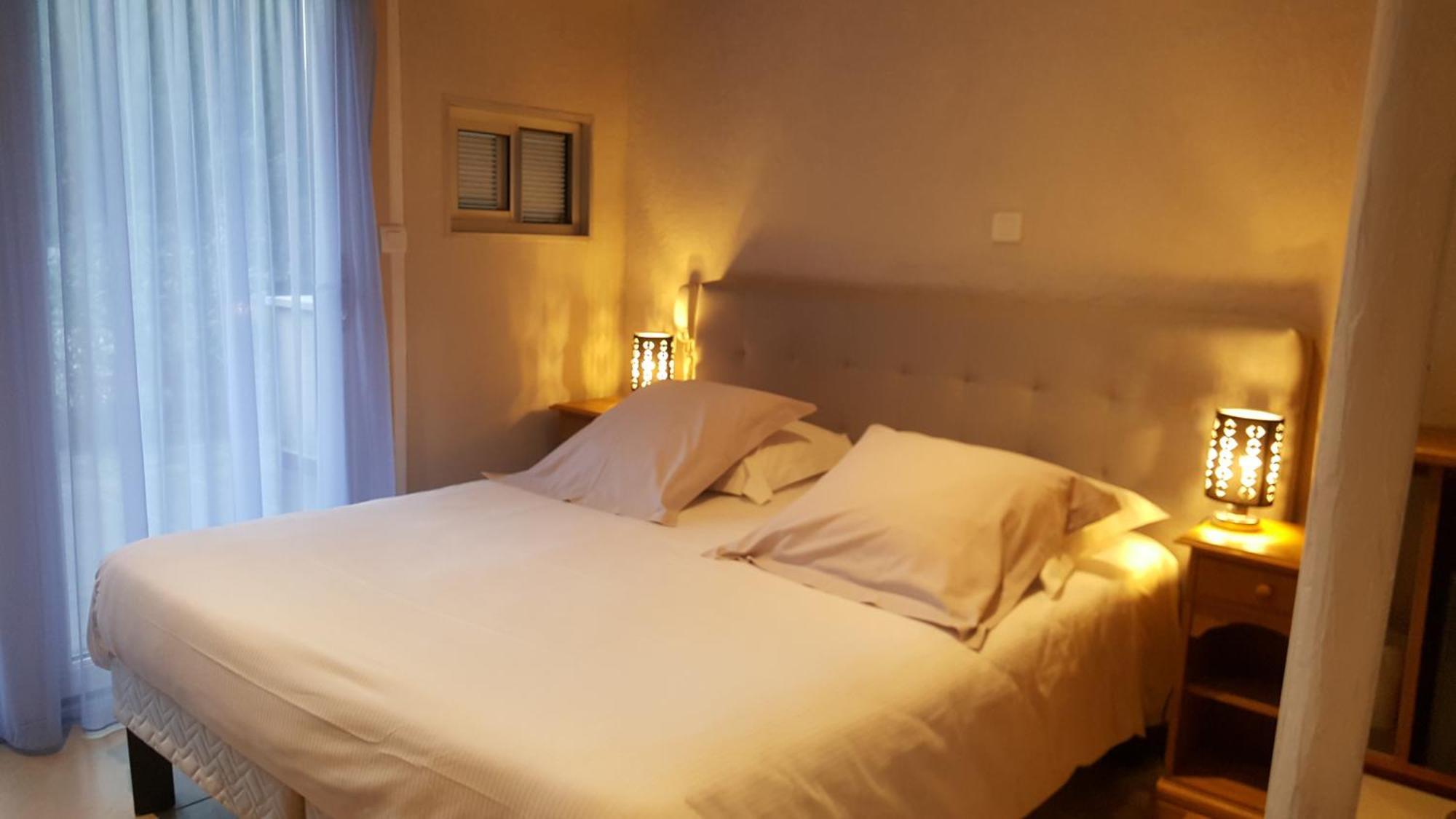 Logis Hotel - Restaurant Residence Les Cedres Villeneuve-les-Avignon Luaran gambar