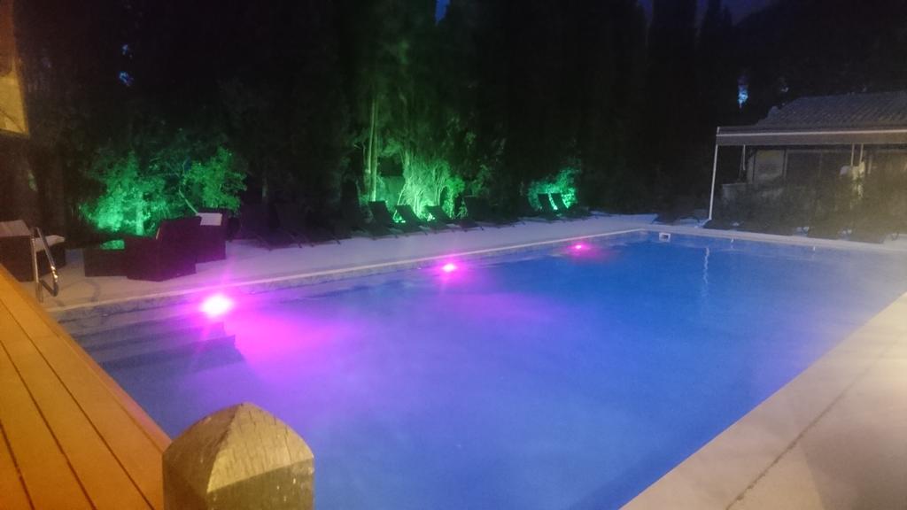 Logis Hotel - Restaurant Residence Les Cedres Villeneuve-les-Avignon Luaran gambar