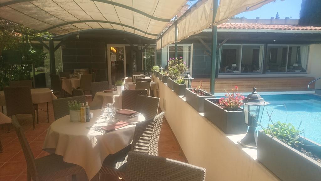 Logis Hotel - Restaurant Residence Les Cedres Villeneuve-les-Avignon Luaran gambar