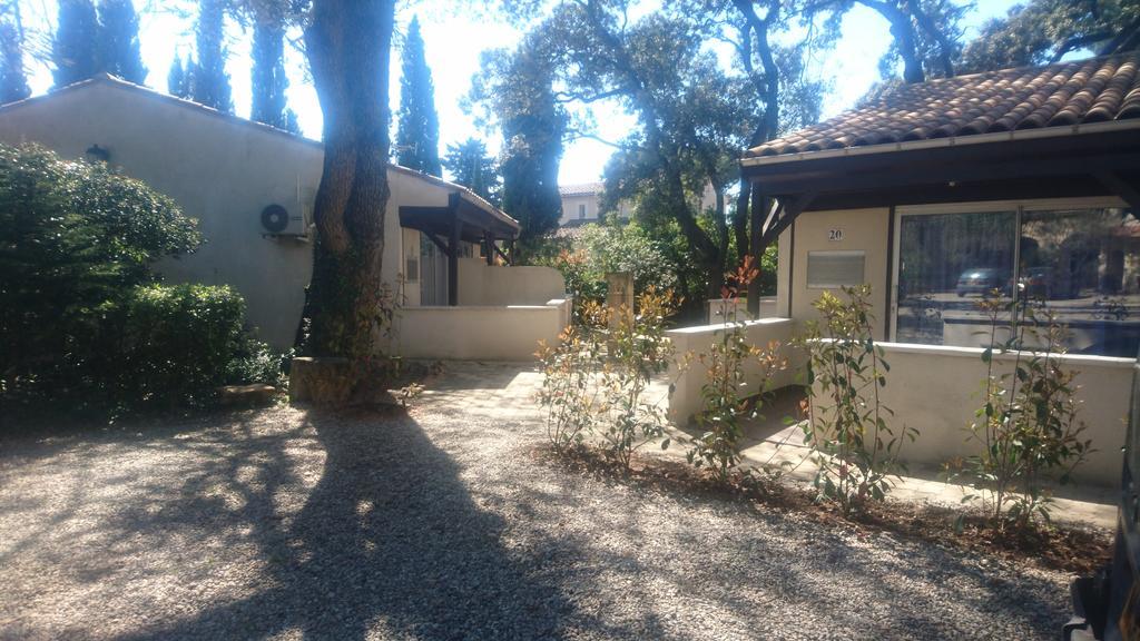 Logis Hotel - Restaurant Residence Les Cedres Villeneuve-les-Avignon Luaran gambar